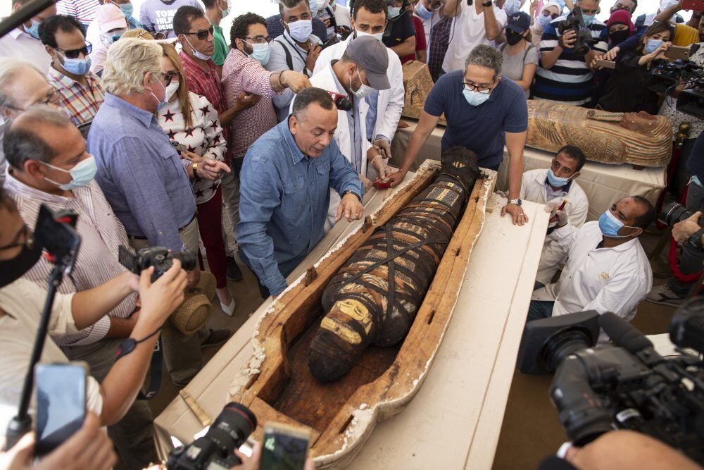 2500 Year Old Sealed Sarcophagus Opened In Egypt Ancient Society